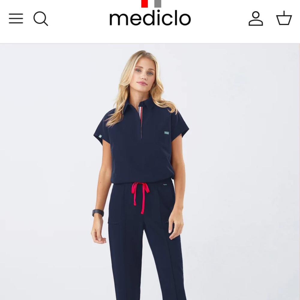 MATCHING MEDICLO SET SIZE XS TOP AND XS PETITE JOGGERS. WORN TWICE